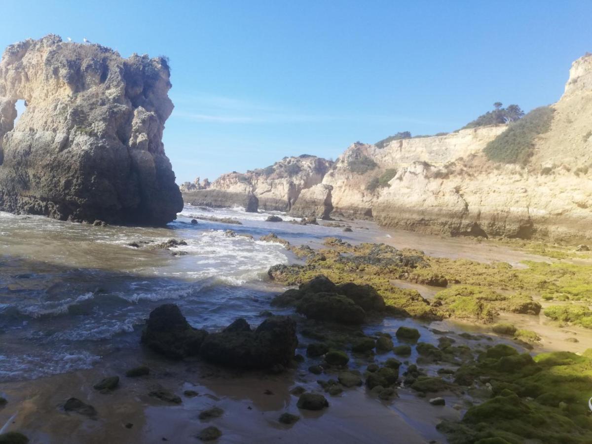 Rocha Praia Mar Beach Front Line Bay Portimao Luaran gambar