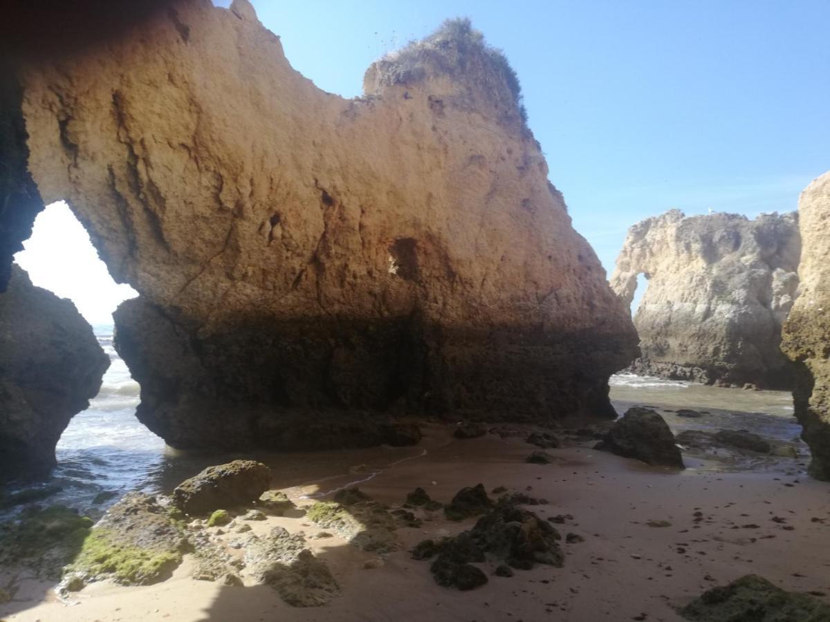 Rocha Praia Mar Beach Front Line Bay Portimao Luaran gambar