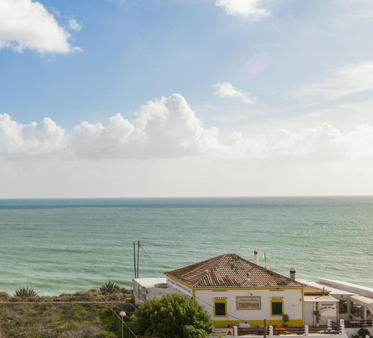 Rocha Praia Mar Beach Front Line Bay Portimao Luaran gambar