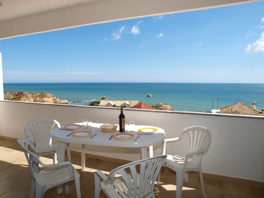 Rocha Praia Mar Beach Front Line Bay Portimao Luaran gambar